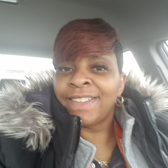 Meet your Posher, Edith - Picture 1 of 1